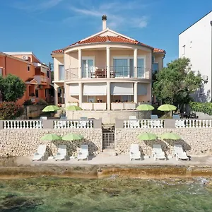 Apartment Kiara